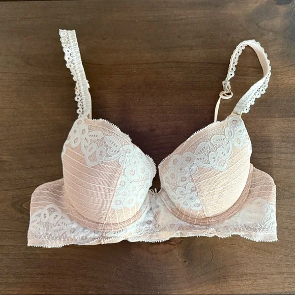 Aerie Lace Trim Bra in Peach and White - Picture 1 of 3